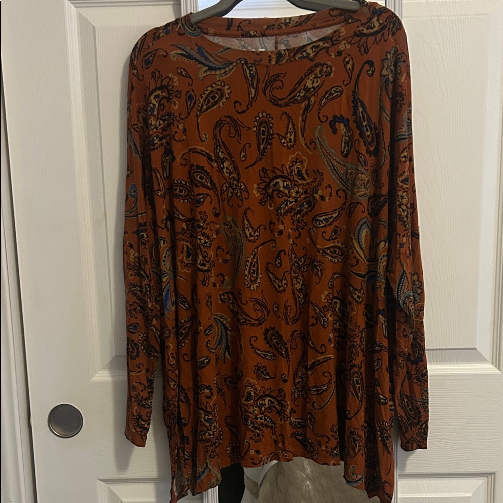 Women's Rust Paisley Long-Sleeve Tee - Lightweight Fall Top